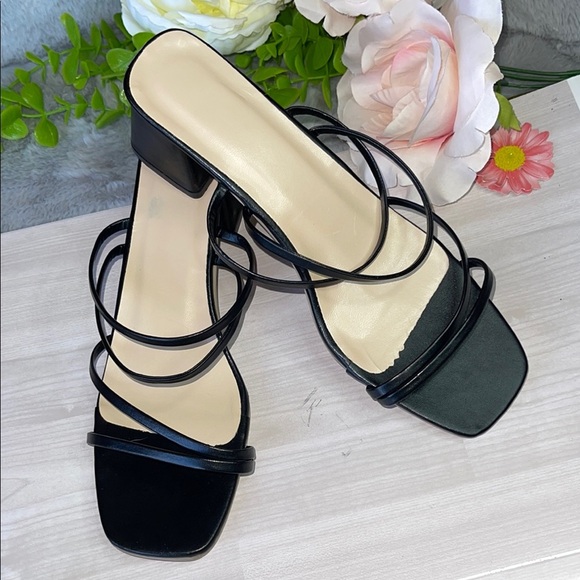 SHEIN Black Strappy Sandals with Open-Toe Design - Picture 3 of 4